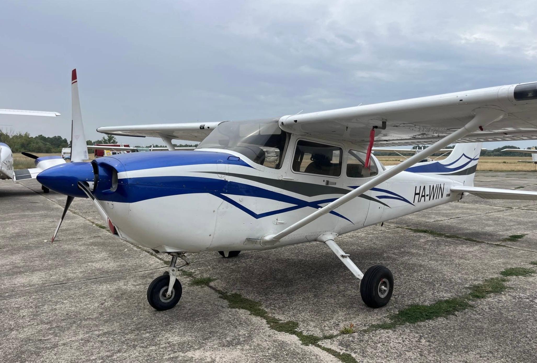 Cessna - Cessna 172R Skyhawk for sale in Hungary, Kalocsa District